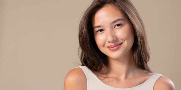 Jak pozbyć się przebarwień na twarzy?