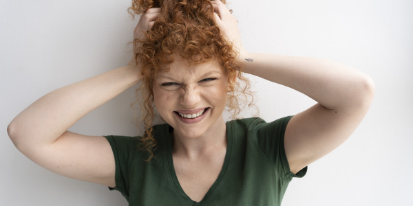 Czy trwała niszczy włosy? Najważniejsze informacje