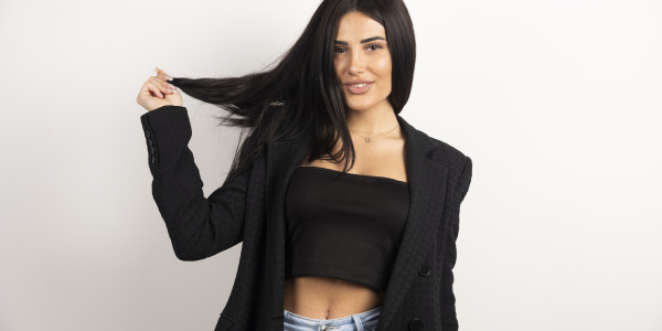 Baleyage na czarnych włosach - czy to możliwe?