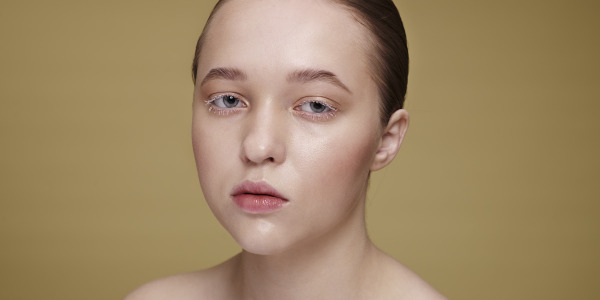 Opadający owal twarzy – skuteczne sposoby