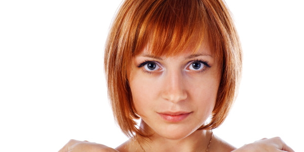 Grzywka – jak ją nosić i komu pasuje?