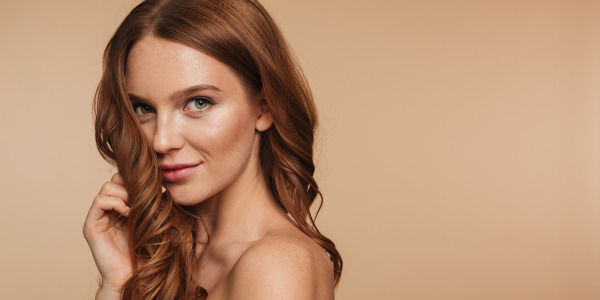 Lśniące włosy – jak je uzyskać?