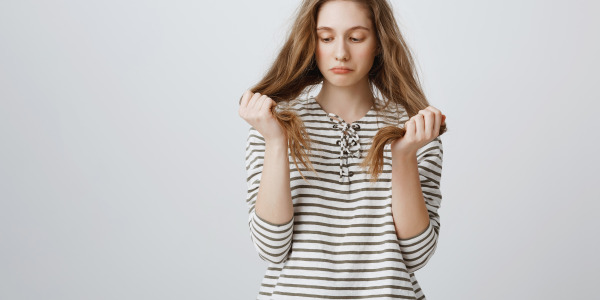 Wypadanie włosów – jak mu zapobiegać?