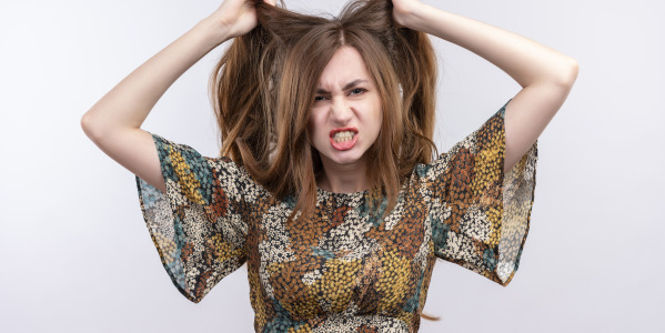 Jak podnieść włosy u nasady? Nasze porady