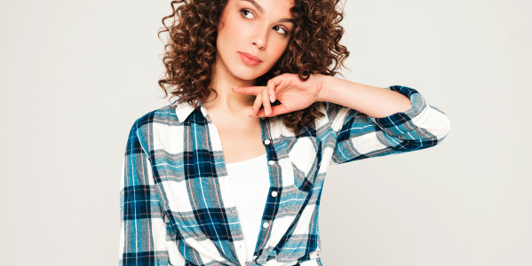 Jak obciąć kręcone włosy? Najczęstsze błędy